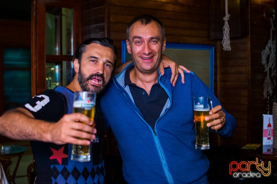 Vineri seara la Columbus, Columbus Cafe