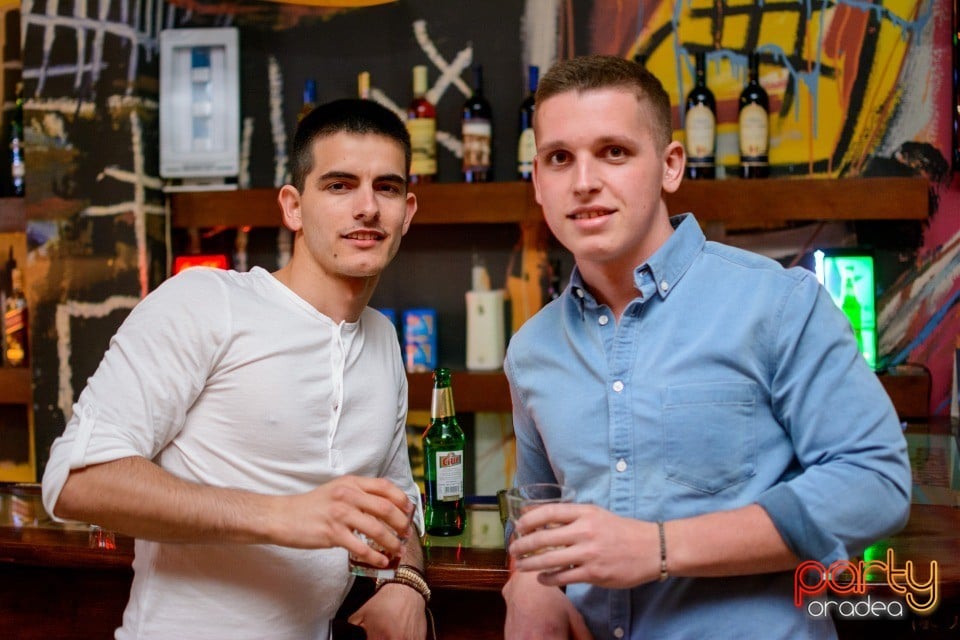 Vineri seara la Juice, Juice