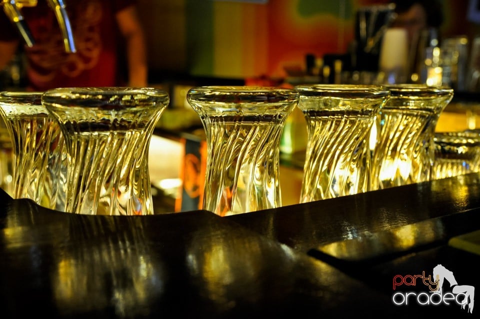 Weekend-ul petrecerilor continuă în Juice, Juice