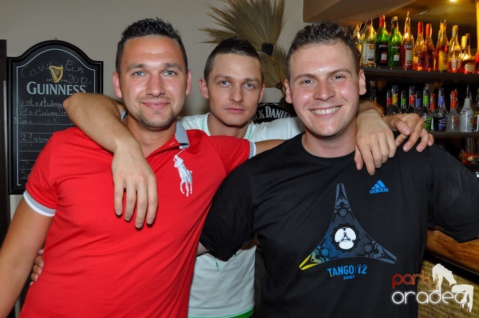 Zulu Karaoke Friday, Zulu Caffe